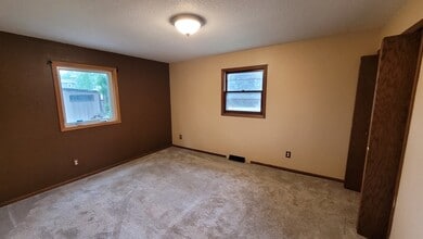 209 5th Ave N in Sauk Rapids, MN - Foto de edificio - Building Photo