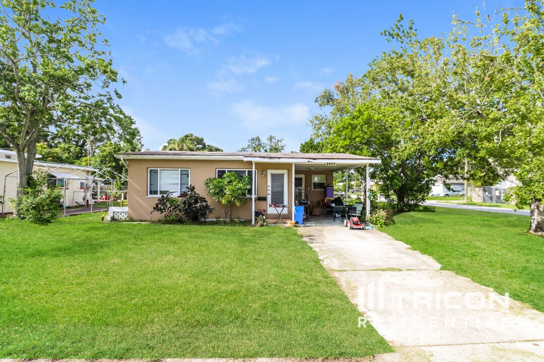 6092 71st Ave N in Pinellas Park, FL - Building Photo