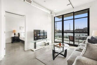 11311 La Grange Ave-Unit -FL1-ID406372P in Los Angeles, CA - Building Photo - Building Photo