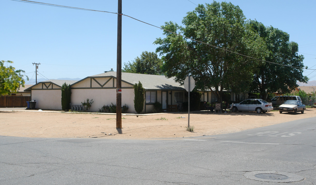 20285 Serrano Rd in Apple Valley, CA - Building Photo