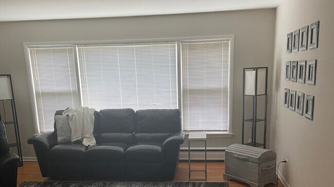 6630 N Harlem Ave-Unit -1W in Chicago, IL - Building Photo - Building Photo