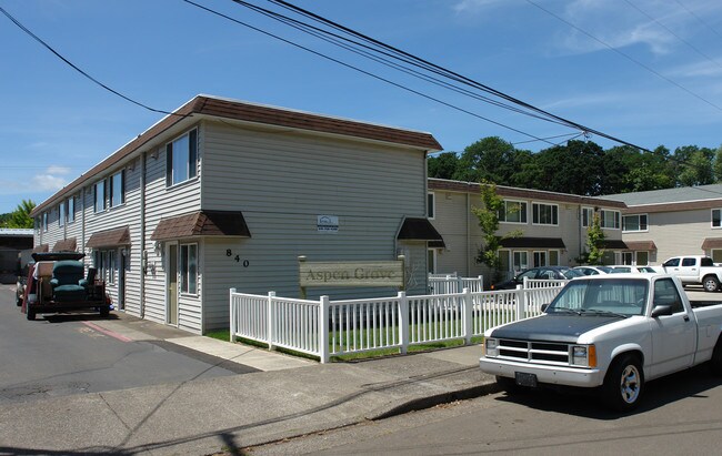Aspen Grove Apartments in Corvallis, OR - Foto de edificio - Building Photo