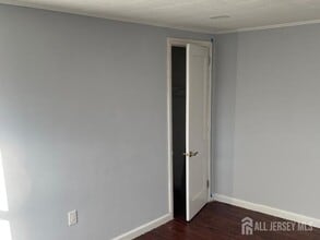 60 Linden St in Carteret, NJ - Building Photo - Building Photo