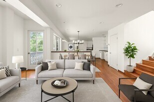 3962 Oakfield Dr in Sherman Oaks, CA - Building Photo