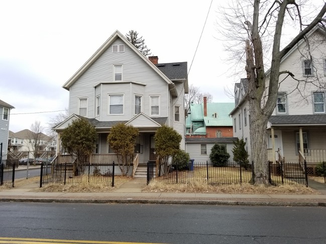 102 Capen St in Hartford, CT - Building Photo - Building Photo