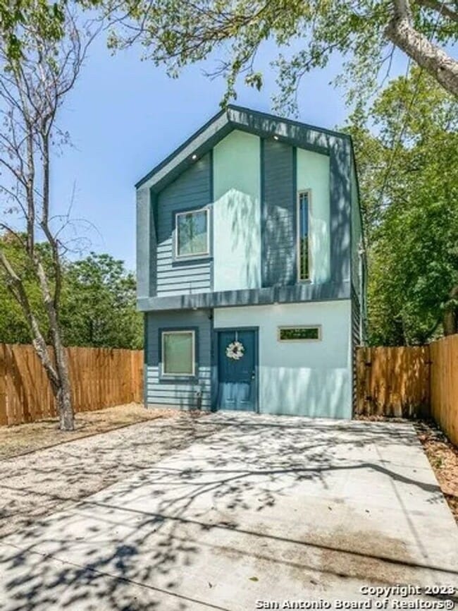property at 1105 Torreon St