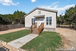 324 Ridgerock Dr in Canyon Lake, TX - Building Photo