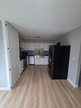 215 Knoll Dr in Norwalk, IA - Building Photo - Building Photo