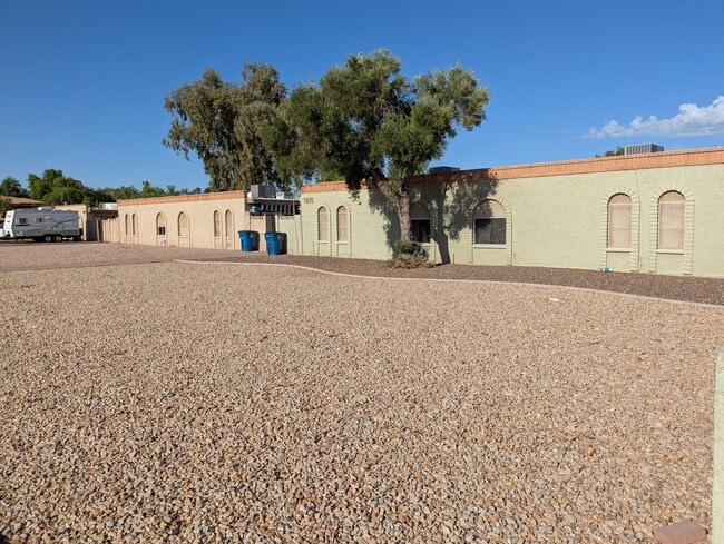 1420 N Evergreen St, Unit 2 in Chandler, AZ - Foto de edificio - Building Photo
