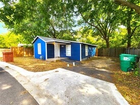 620 Uland St in Denton, TX - Building Photo