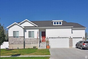 1238 S Bighorn Ln in Syracuse, UT - Building Photo