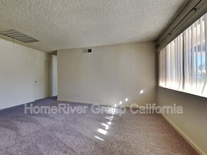 8909 Sawtelle Way in Sacramento, CA - Building Photo - Building Photo