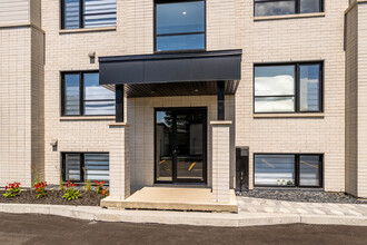 305 Sanche in Boisbriand, QC - Building Photo - Building Photo