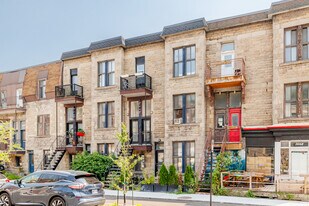 3058 Saint-Antoine Rue O in Montréal, QC - Building Photo