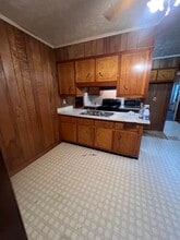 221 E Covington St, Unit 221 E Covington Unit A in Laurinburg, NC - Building Photo - Building Photo