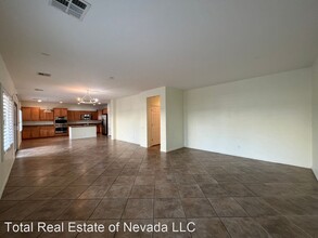 145 Voltaire Ave in Henderson, NV - Building Photo - Building Photo