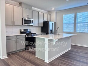 514 Light Oak Wy in Apex, NC - Building Photo - Building Photo