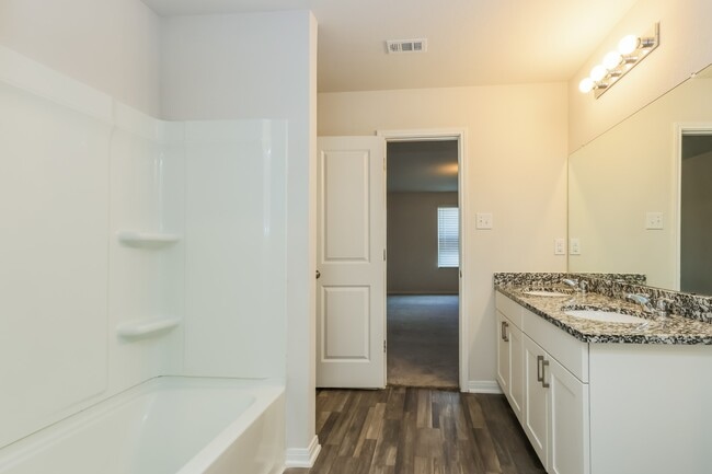 10083 Cerritos dr