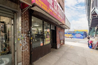 12302 Jamaica Ave in Richmond Hill, NY - Foto de edificio - Building Photo