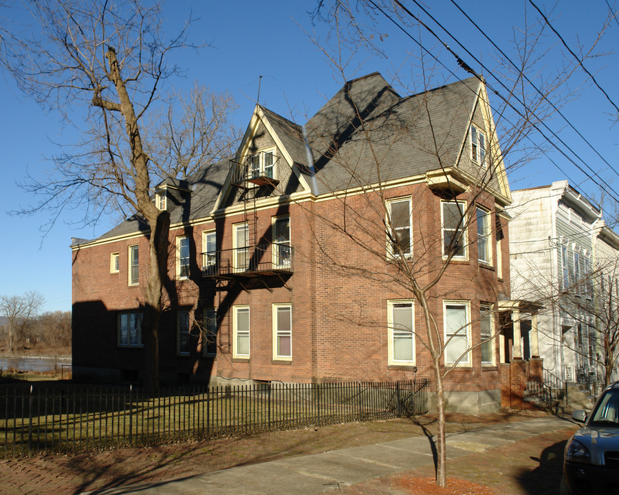 10 Washington Ave in Schenectady, NY - Foto de edificio