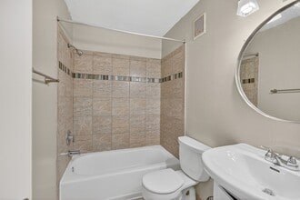15 Pickering Ct in Germantown, MD - Building Photo - Building Photo