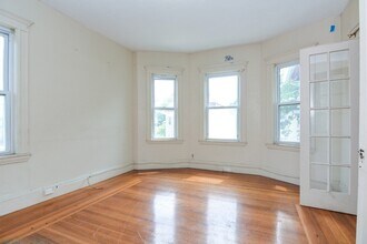 46 Evelyn St, Unit 3 in Boston, MA - Building Photo - Building Photo