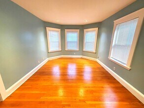 32 Glenrose Rd, Unit 1 in Boston, MA - Building Photo - Building Photo