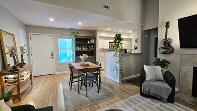 3204 Menchaca Rd in Austin, TX - Building Photo - Building Photo