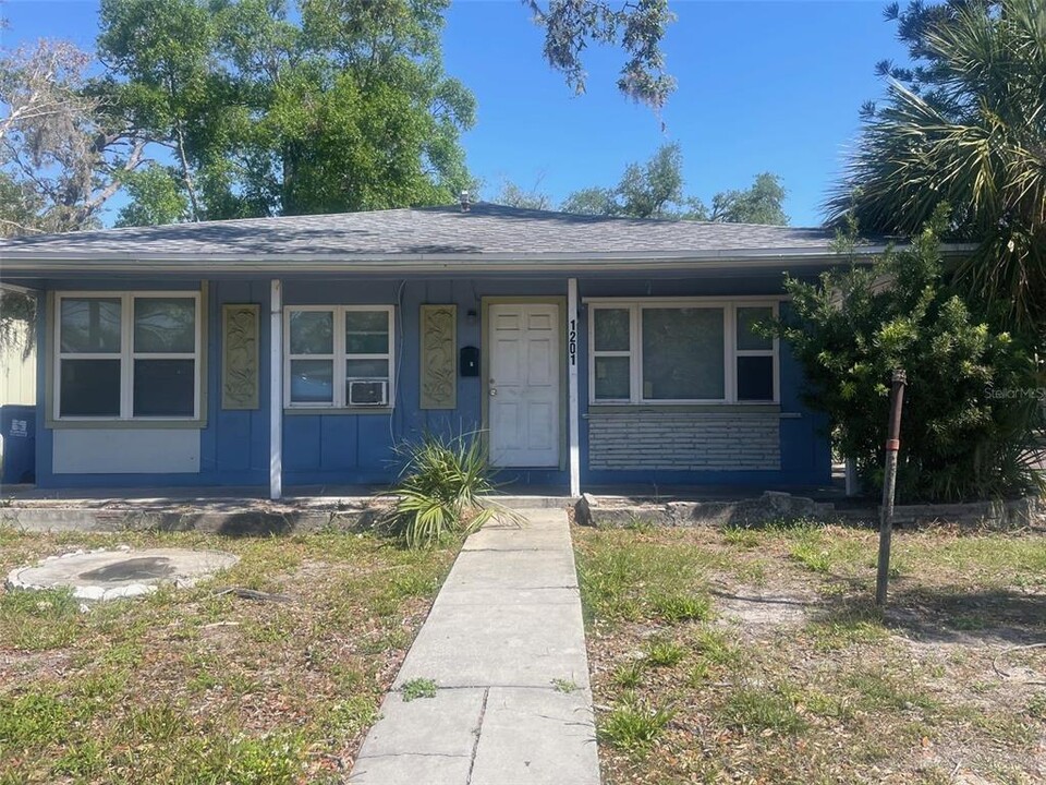 1201 22nd Ave S in St. Petersburg, FL - Building Photo