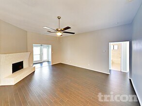 1712 Tigris Trail in Mesquite, TX - Foto de edificio - Building Photo