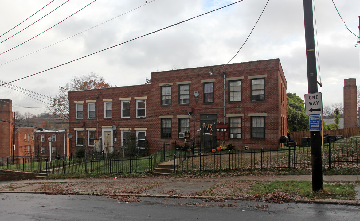 Danbury Apartments in Washington, DC - Foto de edificio