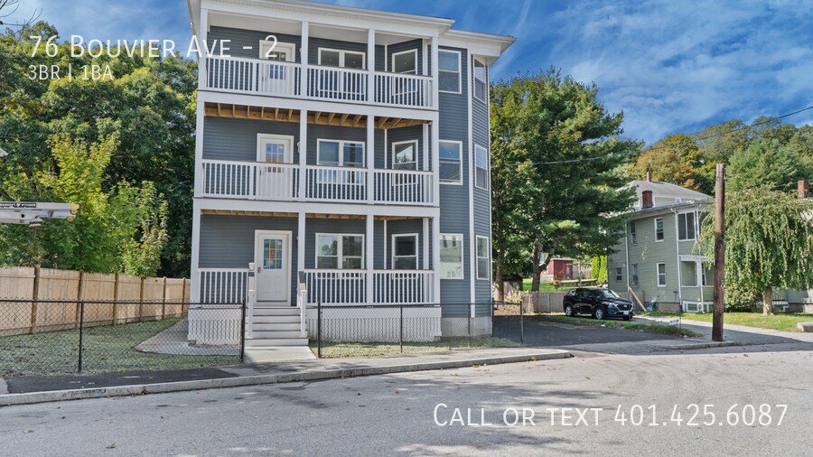 76 Bouvier Ave in Lincoln, RI - Building Photo