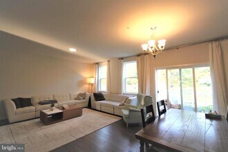 331 Wynstone Ct in Colmar, PA - Building Photo - Building Photo