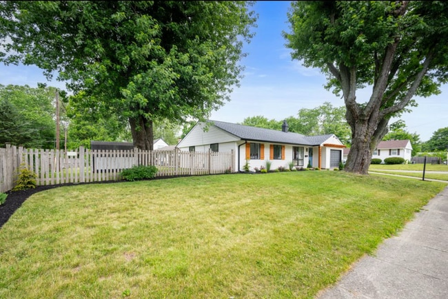 3864 Esquire Ct in Indianapolis, IN - Foto de edificio - Building Photo