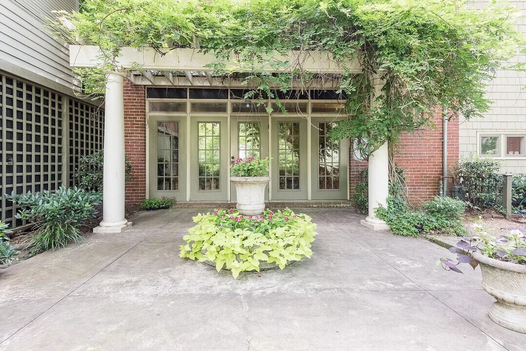 1044 28th St S in Birmingham, AL - Building Photo