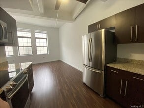 2 Mill St in Yonkers, NY - Building Photo - Building Photo