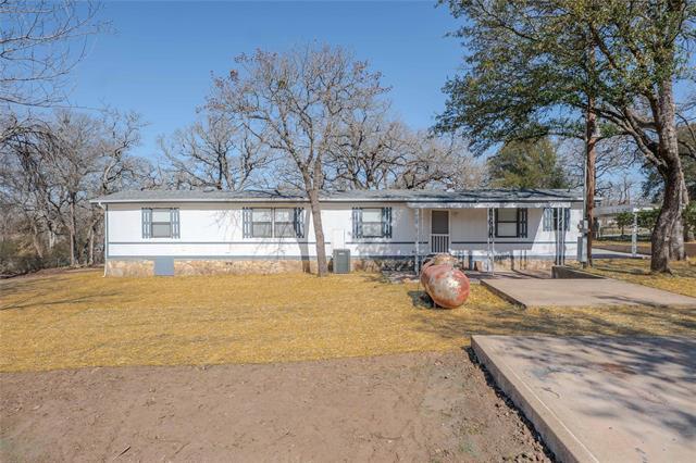 6048 Hidden Cir in Azle, TX - Building Photo