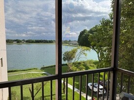 20850 San Simeon Way in Miami, FL - Building Photo