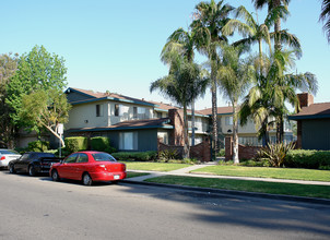 Briar Crest in Garden Grove, CA - Building Photo - Building Photo