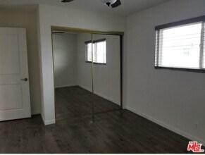28014 Robin Ave in Santa Clarita, CA - Building Photo - Building Photo