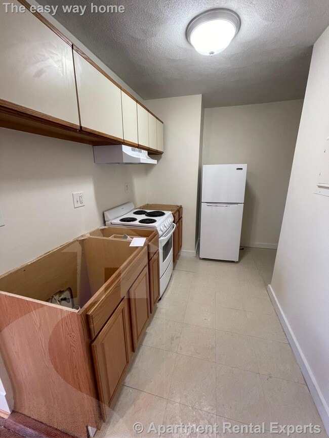 14 Garrison Ave in Somerville, MA - Building Photo - Building Photo