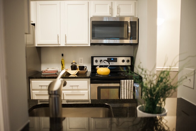 Flo-Mar Terraces in Ypsilanti, MI - Building Photo - Building Photo