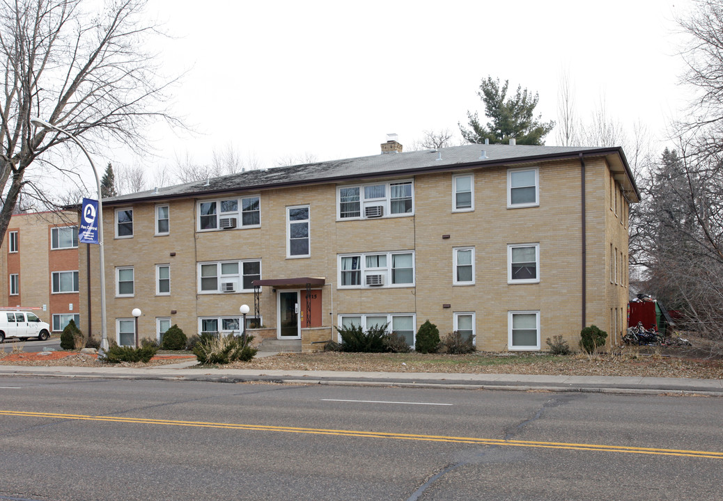 6715 Penn in Richfield, MN - Foto de edificio