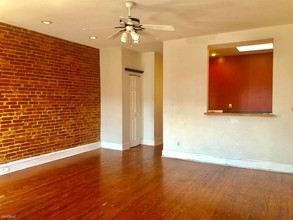 2729 St Paul St-Unit -Apt 3 in Baltimore, MD - Building Photo - Building Photo