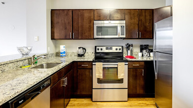 15 Bank St in White Plains, NY - Building Photo - Building Photo