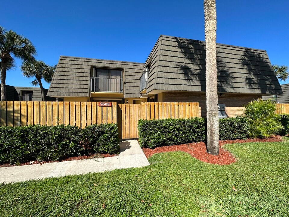 2508 25th Way in West Palm Beach, FL - Building Photo