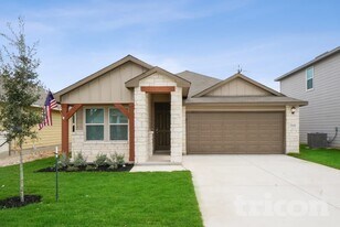 13618 Paxton Blvd in Saint Hedwig, TX - Building Photo