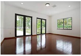 8800 SW 112th St in Miami, FL - Building Photo - Building Photo