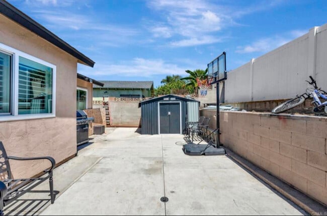 3727 Byrd St in San Diego, CA - Building Photo - Building Photo