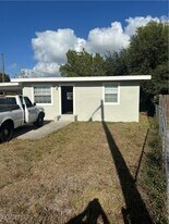 3319 Ellington Ct in Ft. Myers, FL - Building Photo